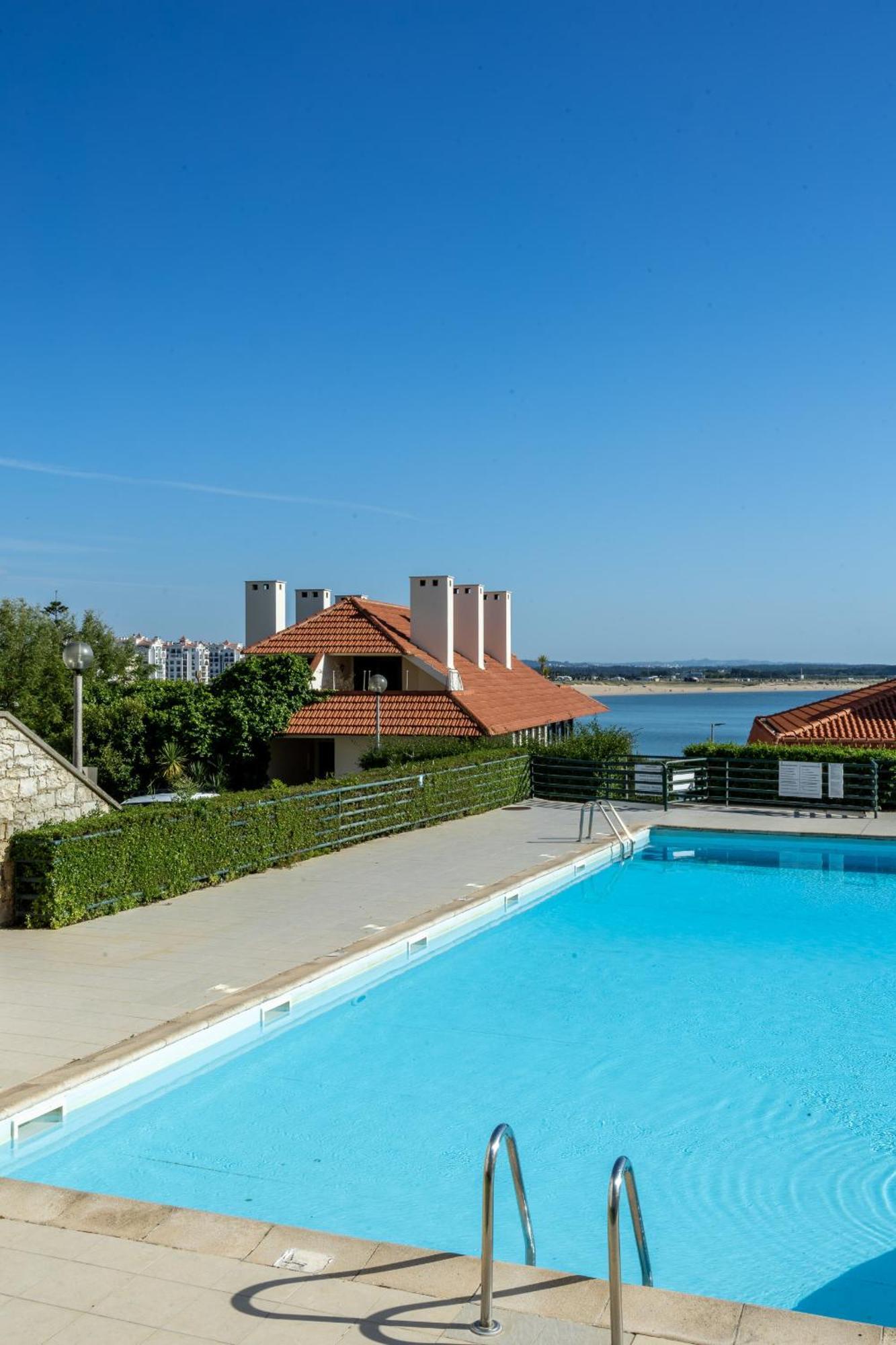 Ferienwohnung Concha Mar Com Vista Sobre A Baia São Martinho do Porto Exterior foto